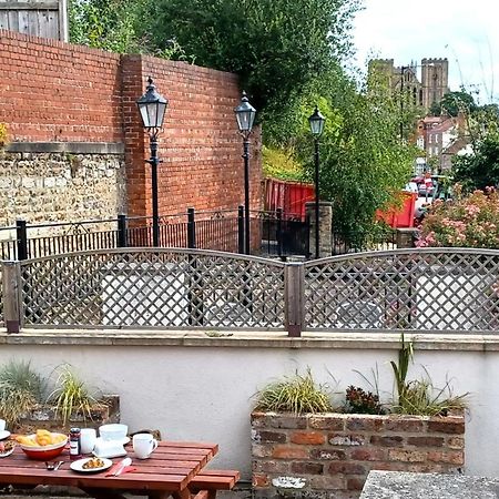 Central Ripon Apartment - View Of The Cathedral! Bagian luar foto