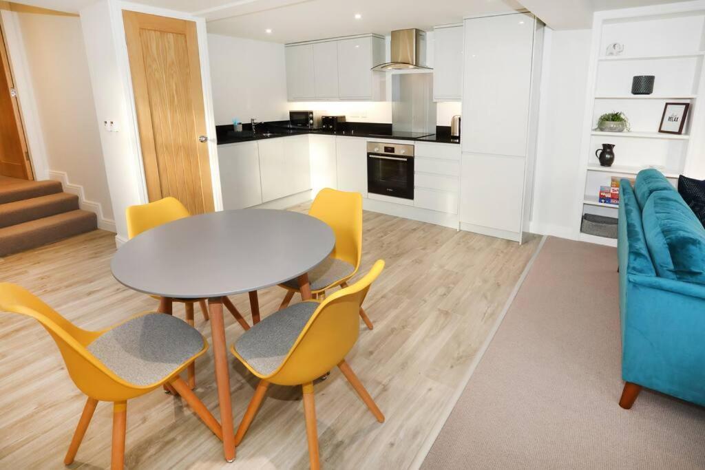 Central Ripon Apartment - View Of The Cathedral! Bagian luar foto
